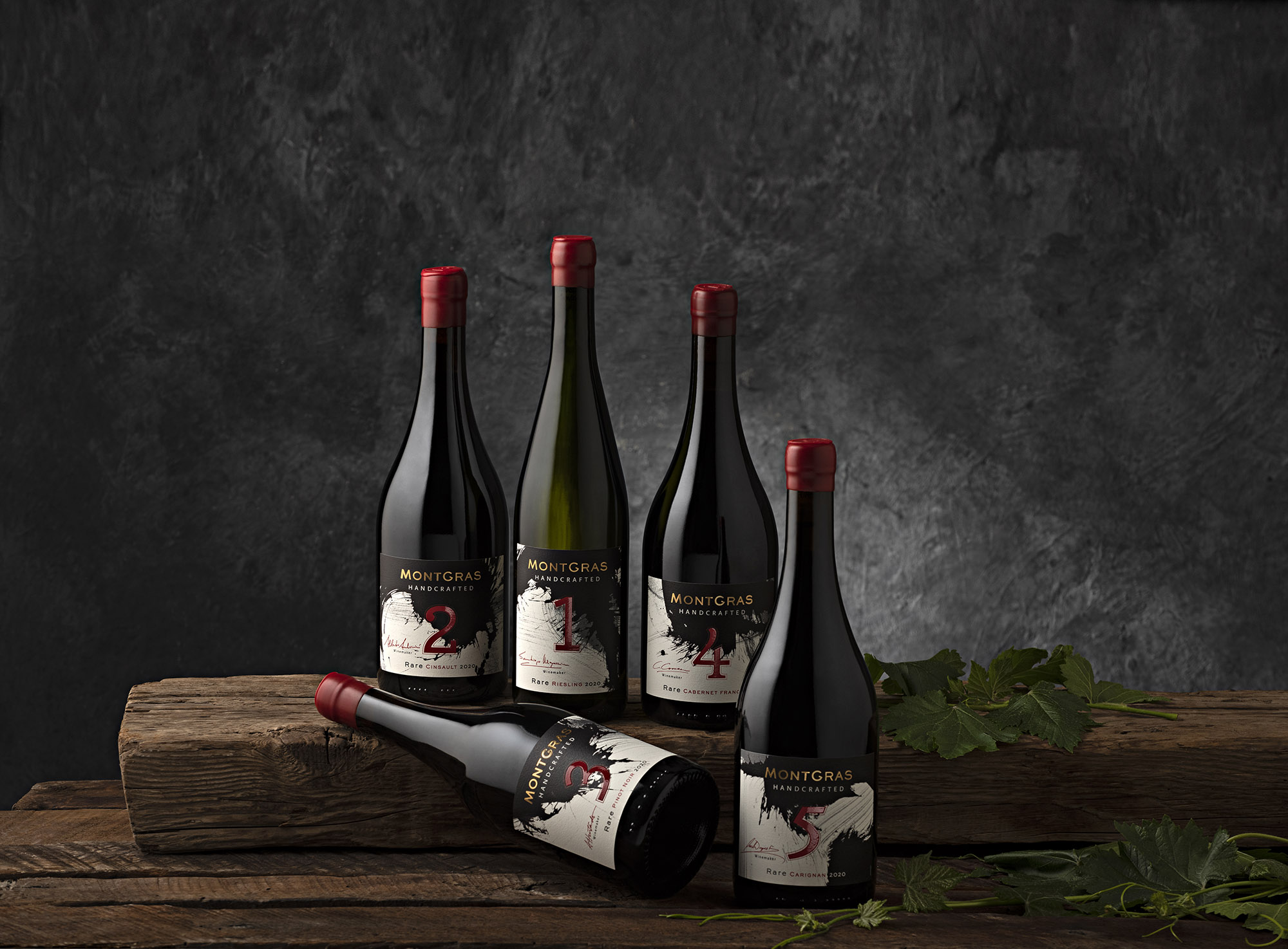 En este momento estás viendo ¡MontGras Handcrafted es elegida como la mejor linea de vinos del año por Descorchados 2022!